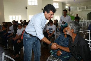 Richa entrega títulos de propriedades em Pontal do Paraná