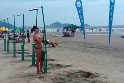 Sanepar instala duchas nas areias de Pontal do Paraná